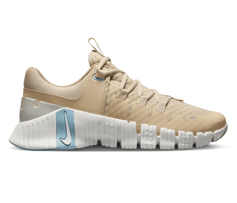 Women's Nike Free Metcon 5 (Sanddrift/White) Non Restrictive Toe Box Comfort Socks