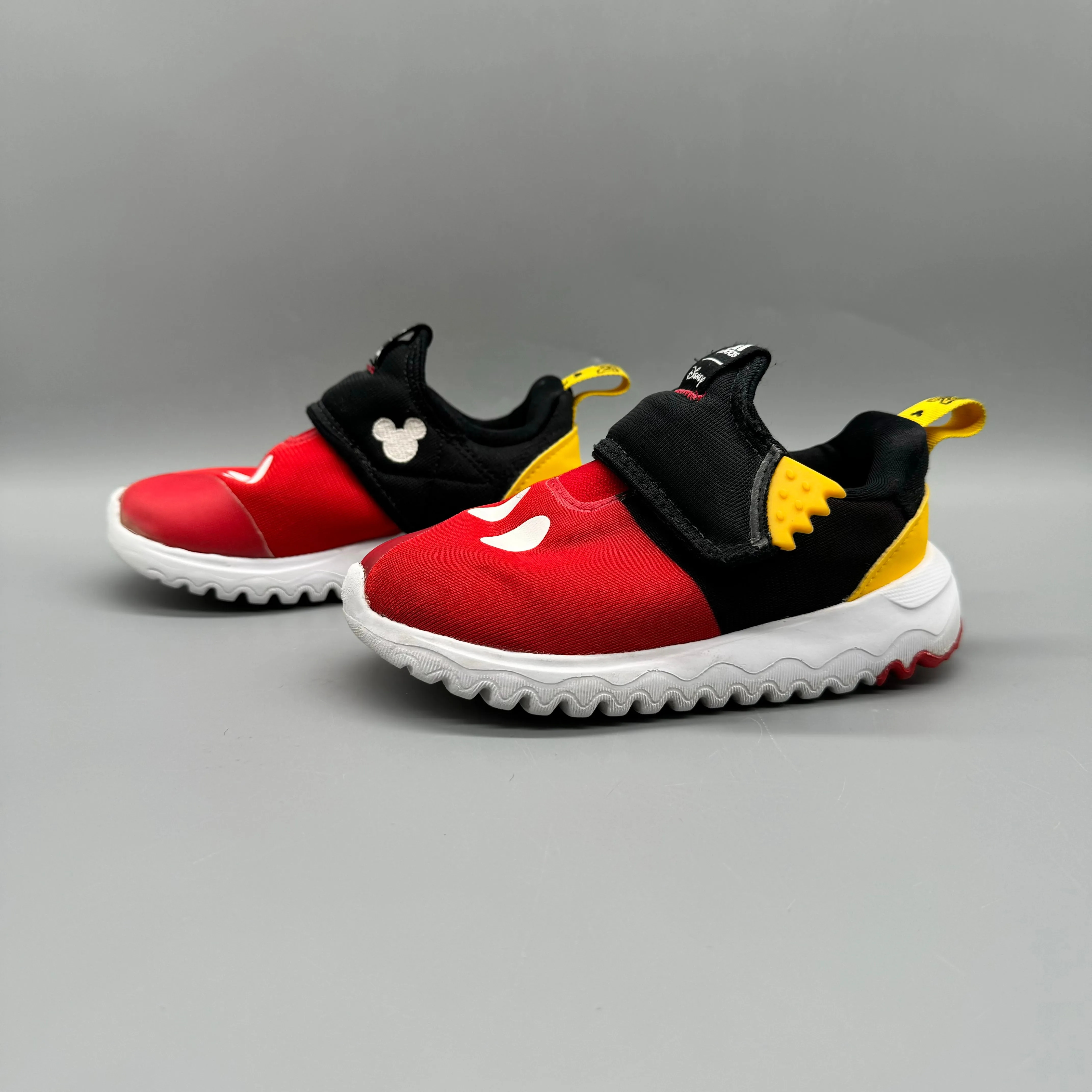 Adidas x Disney / Runner / US9 Effortless Silhouette outdoor - style