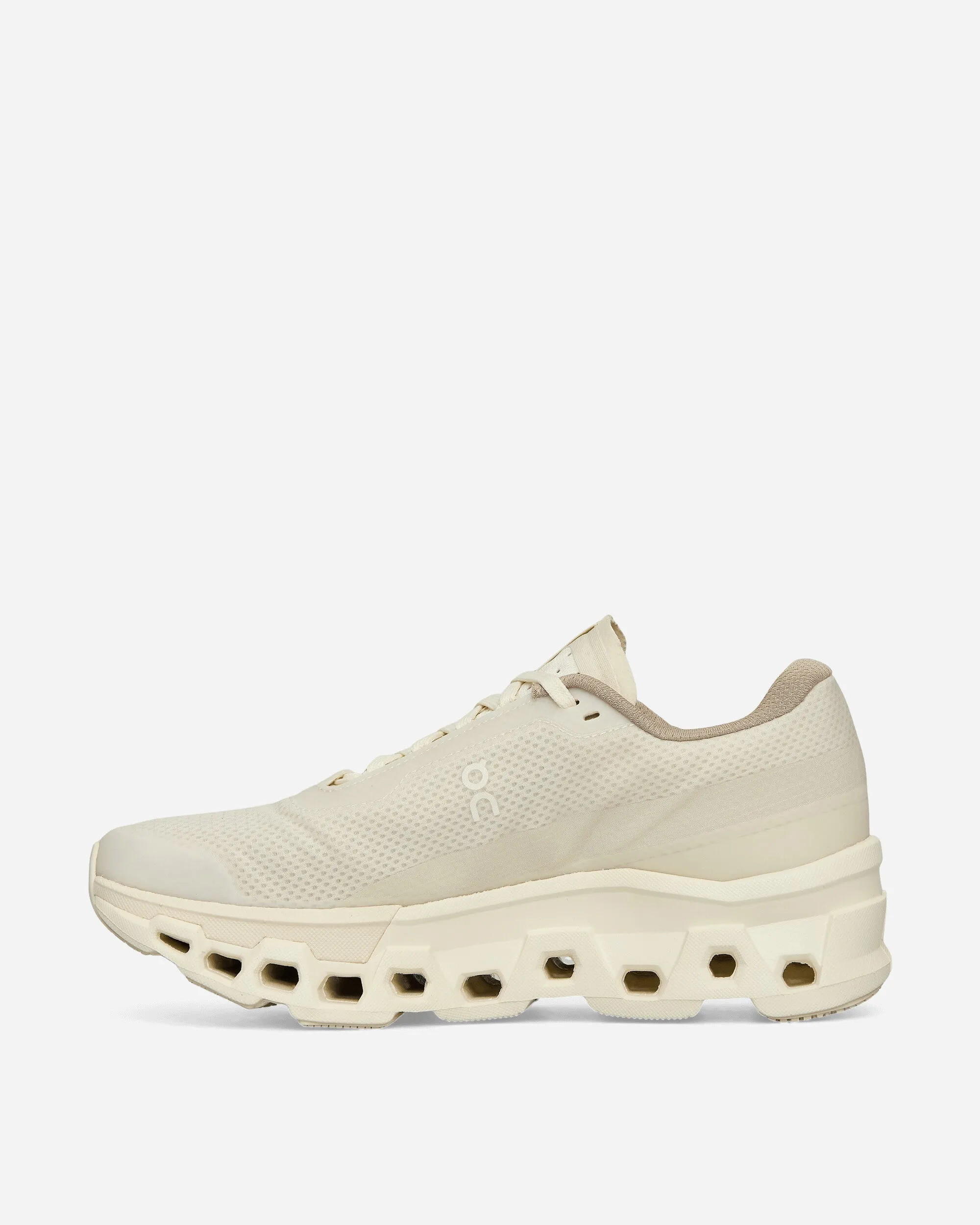 PU midsole INVINCIBLE Cloudmonster 2 Sneakers Ivory / White