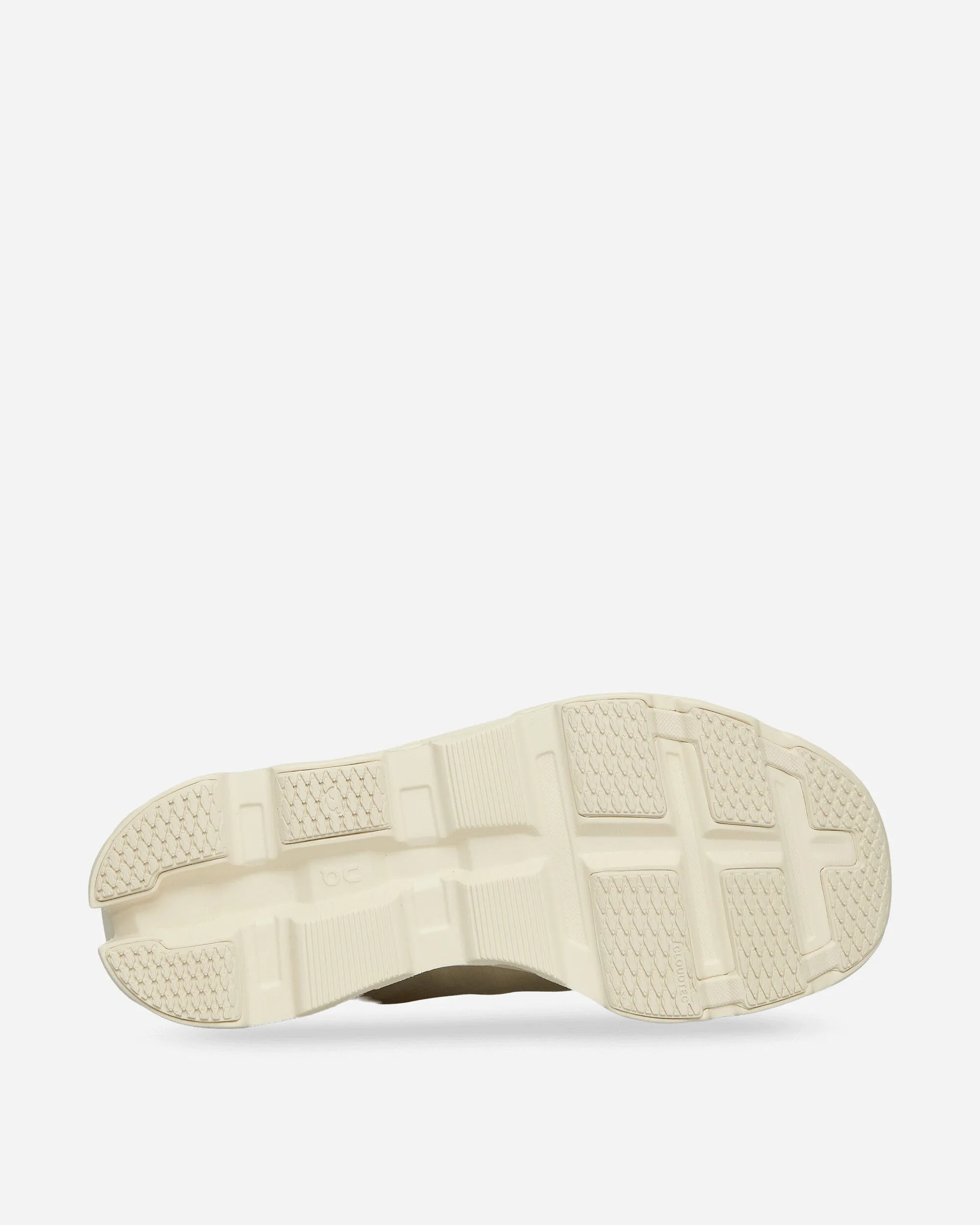 Airflow Channeling INVINCIBLE Cloudmonster 2 Sneakers Ivory / White
