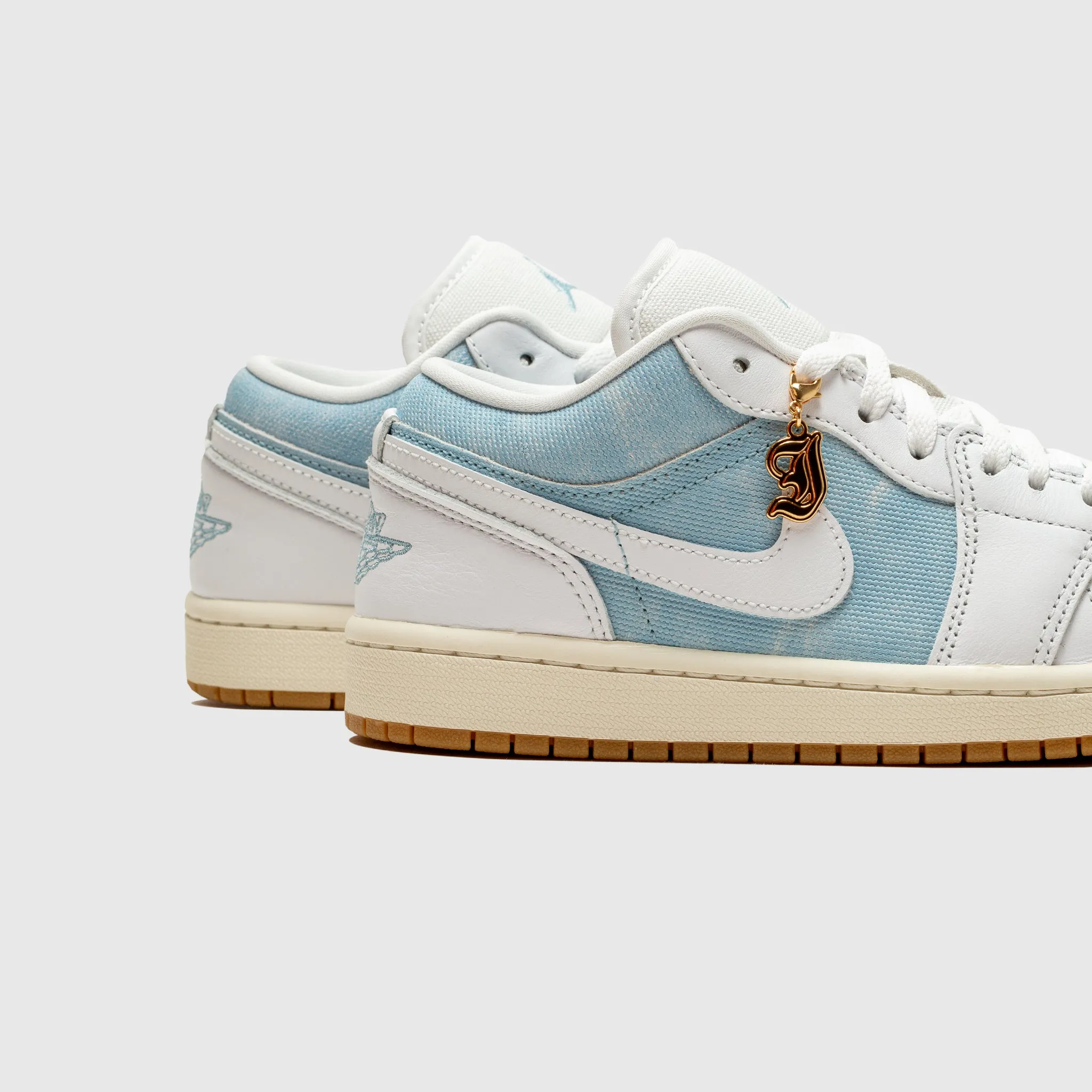 WMNS AIR JORDAN 1 LOW SE "WORN BLUE" Street Outfit