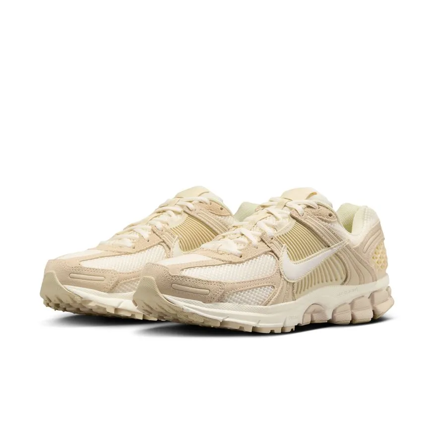 Street Fit Training W Nike Zoom Vomero 5 HQ0458-200