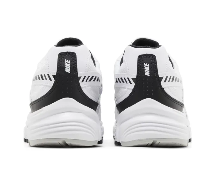 Every Terrain Men??s Nike Initiator (White/Black)