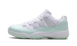 Air Jordan 11 Low WMNS "Igloo" Traction Pod Configuration Torsional Rigidity Control