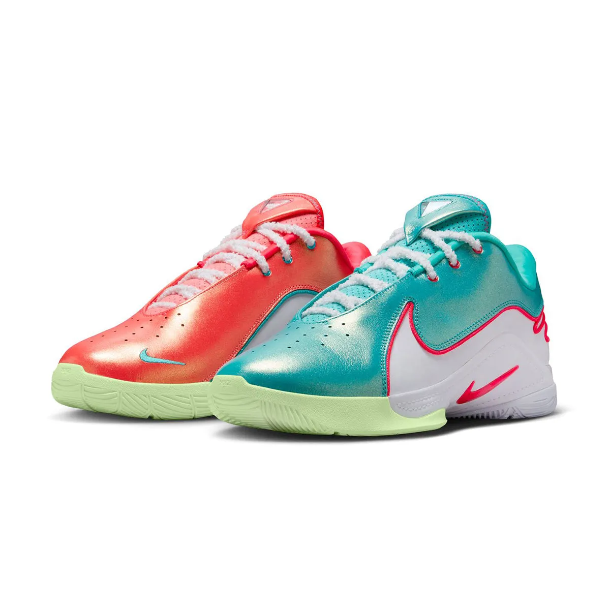 Lebron XXII Ep 'Christmas' Timeless arch students'