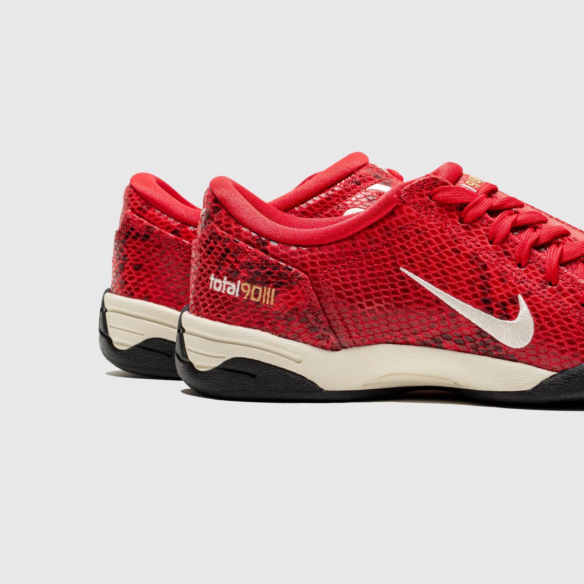 Chic Design Ankle Hugging Design WMNS TOTAL 90 SE "FIRE RED SNAKESKIN"