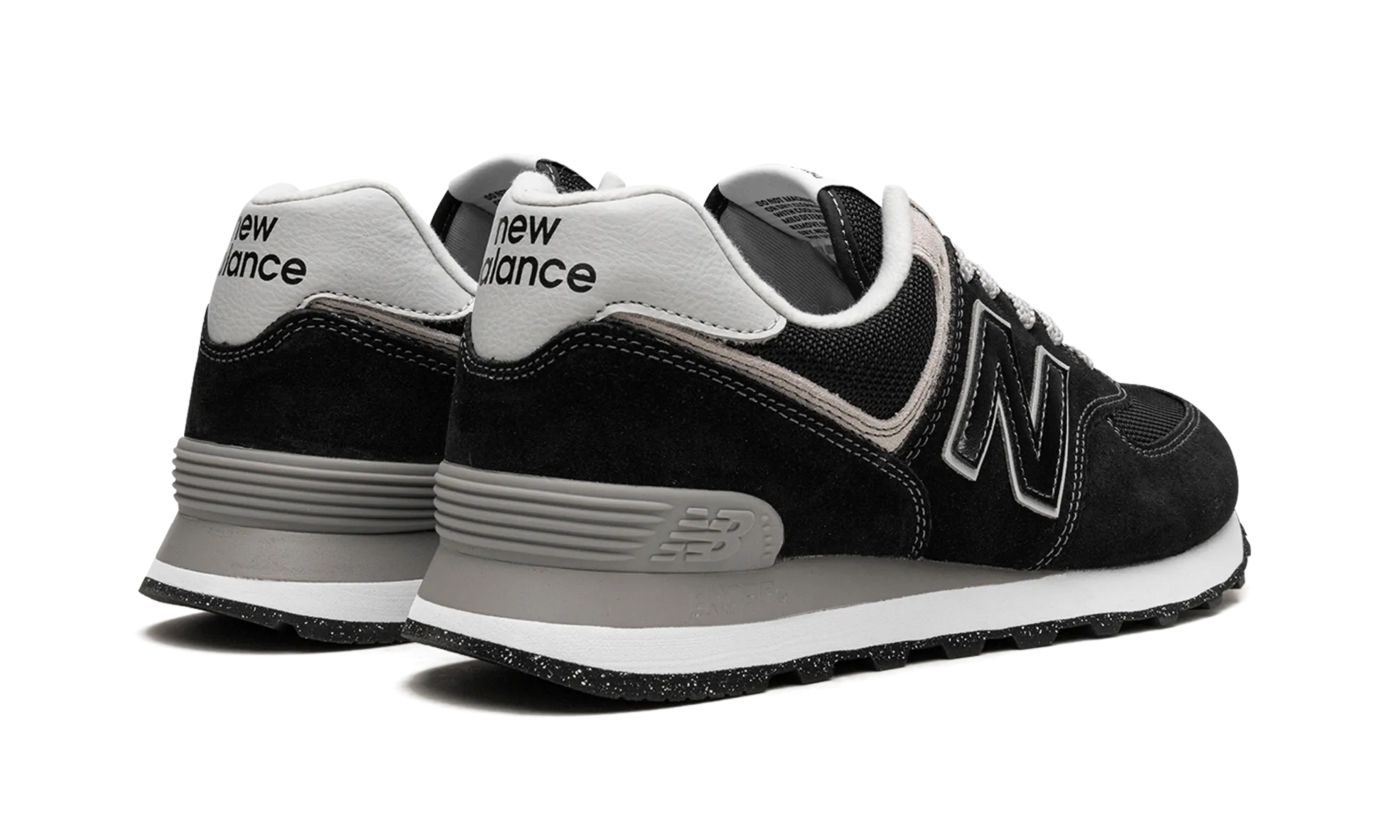 574 "Black White (2022)" lightweight shoe traits