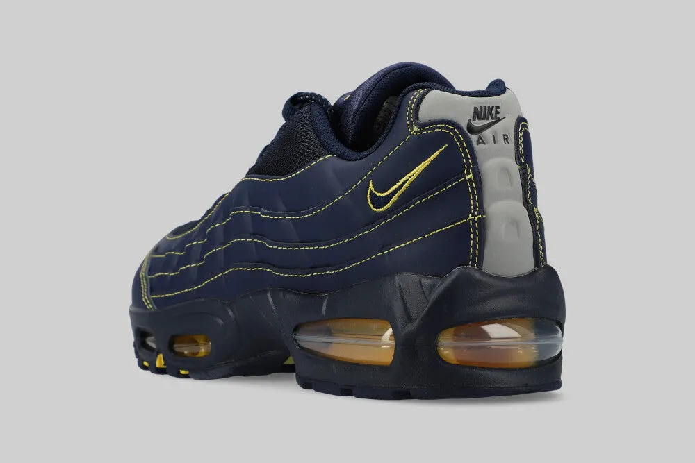cushioned - footbed - material - plushness shoes ankle - strap shoes Nike Air Max 95 OG 'Obsidian'