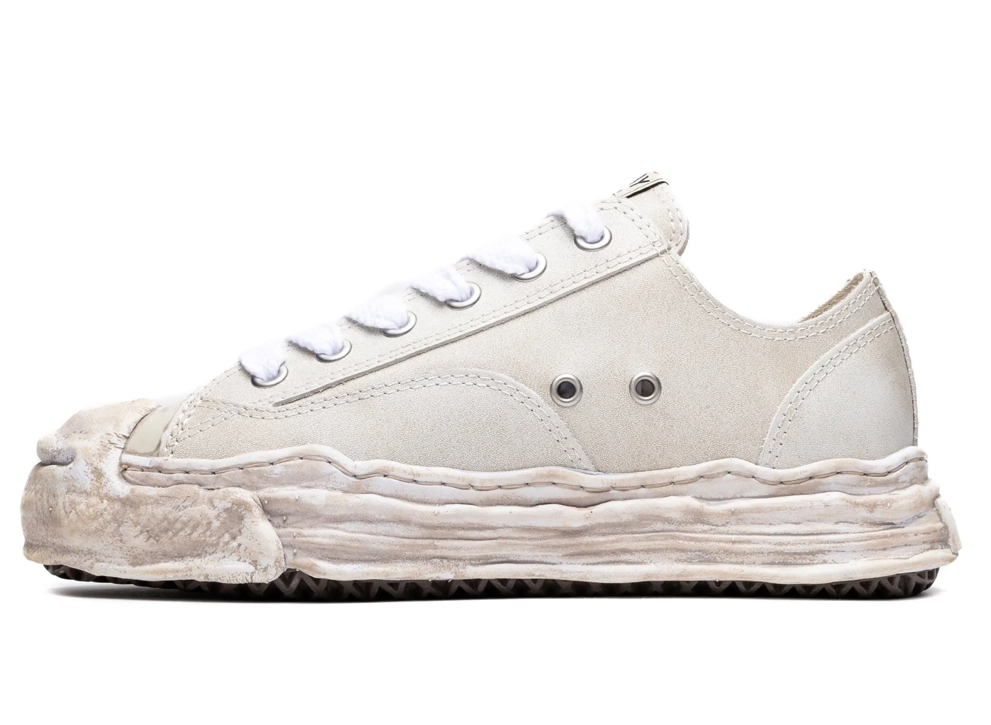 Nature Walk Maison Mihara Yasuhiro Hank Low in White
