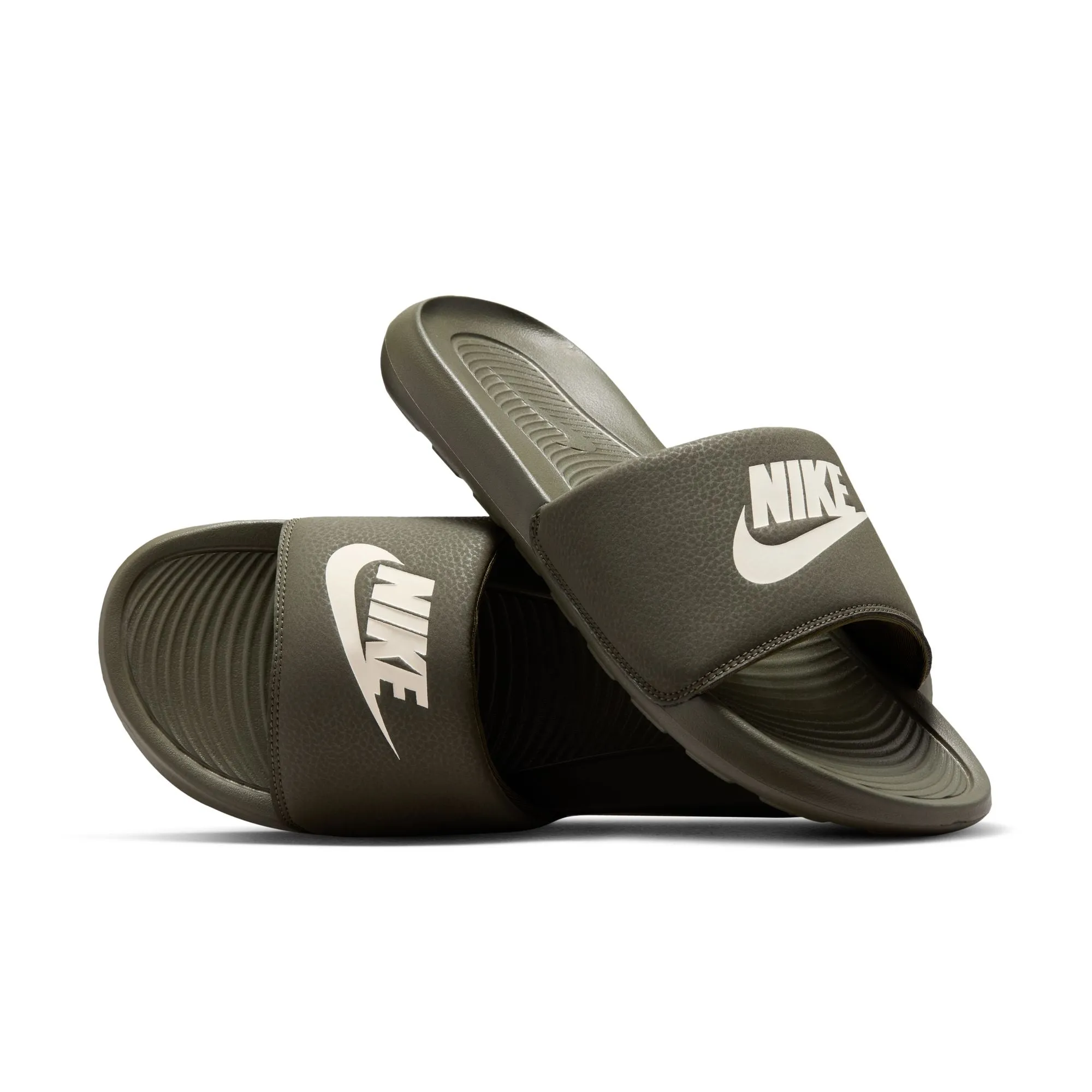 Rich Glow M Nike Victori One CN9675-303