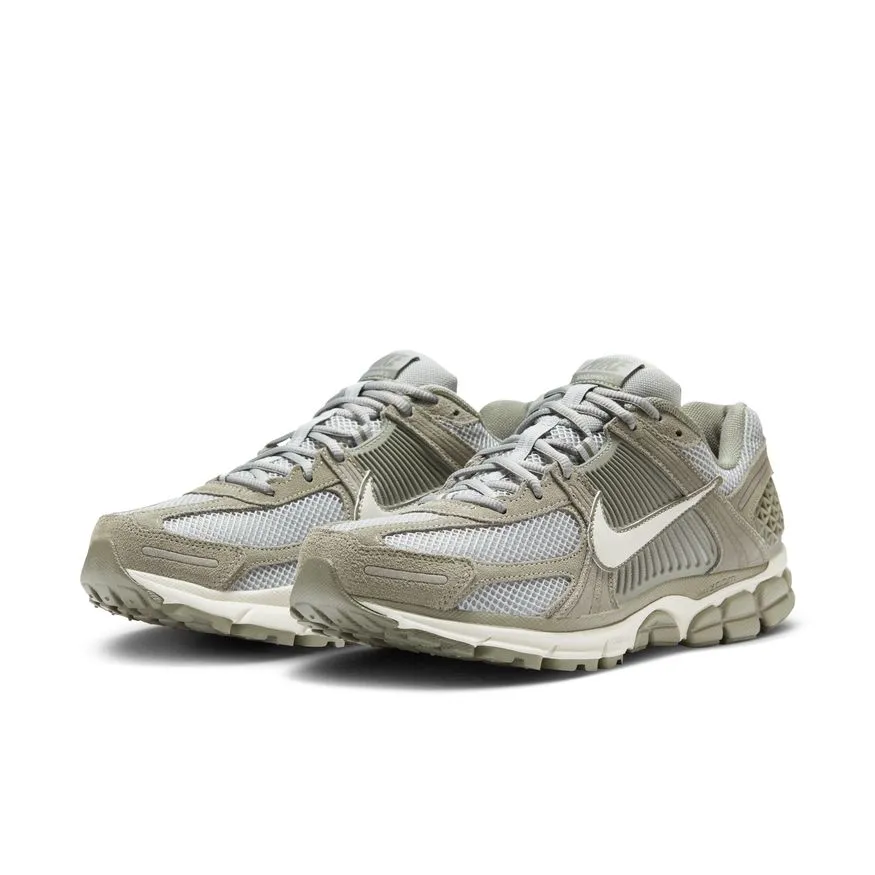 Quick Drying Travel Enthusiasts King Walk M Nike Zoom Vomero 5 HF1553-002