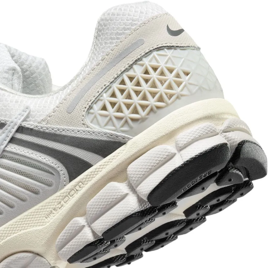 Foot Glow M Nike Zoom Vomero 5 SE HF0731-007