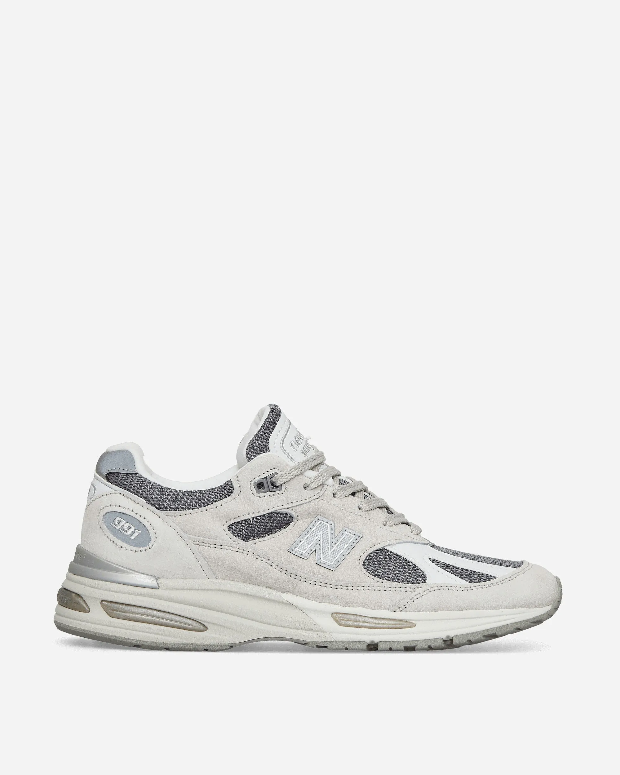 Made in UK 991v2 Sneakers Nimbus Cloud / Silver Cushioned Grip Responsive Movement