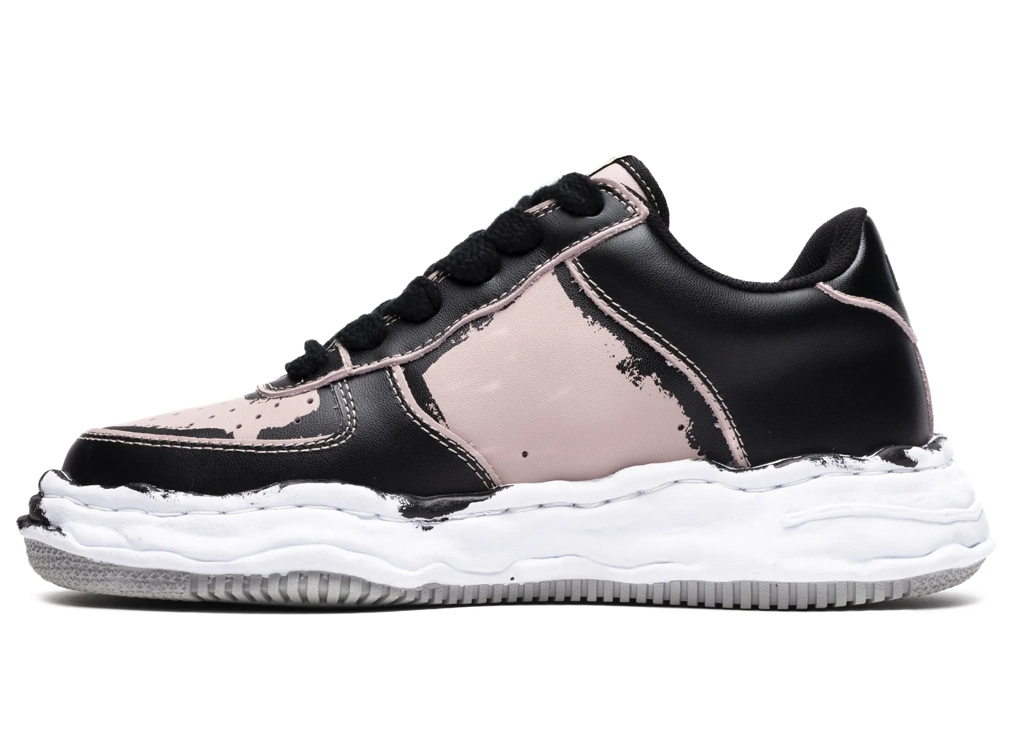 Secure Seamless Fit Running Errands Maison Mihara Yasuhiro Leather Wayne Low in Black/Pink