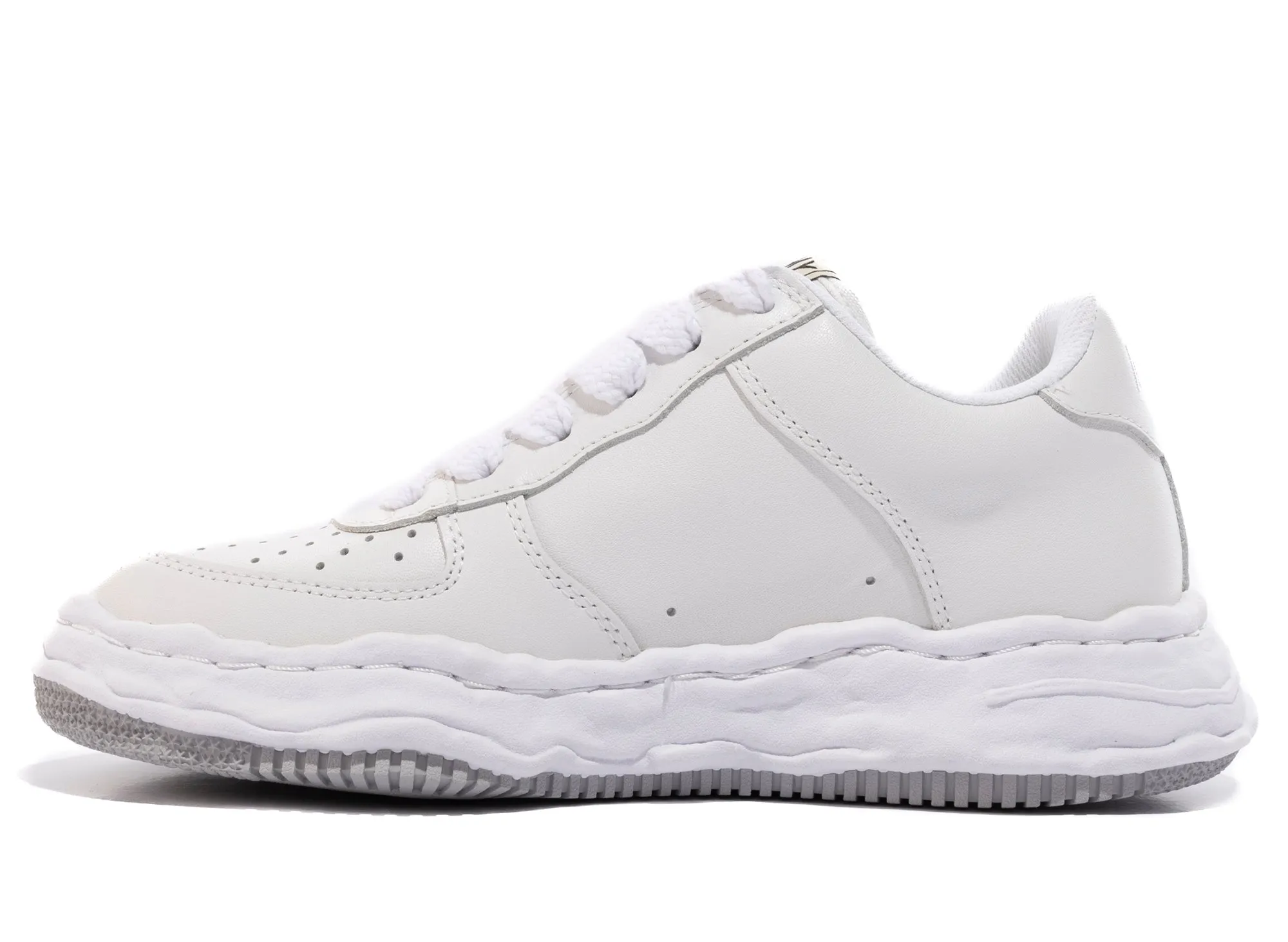 Maison Mihara Yasuhiro Wayne Original Low Top Sneaker in White Lake Step Enhanced grip