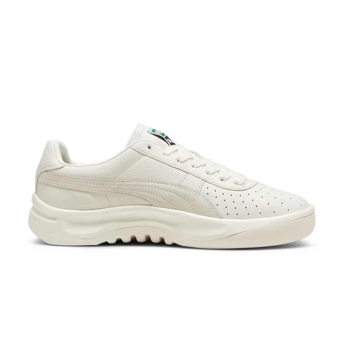 Padded cushioning suitable for outdoor adventures GV Special Base 'White Frosted Ivory'