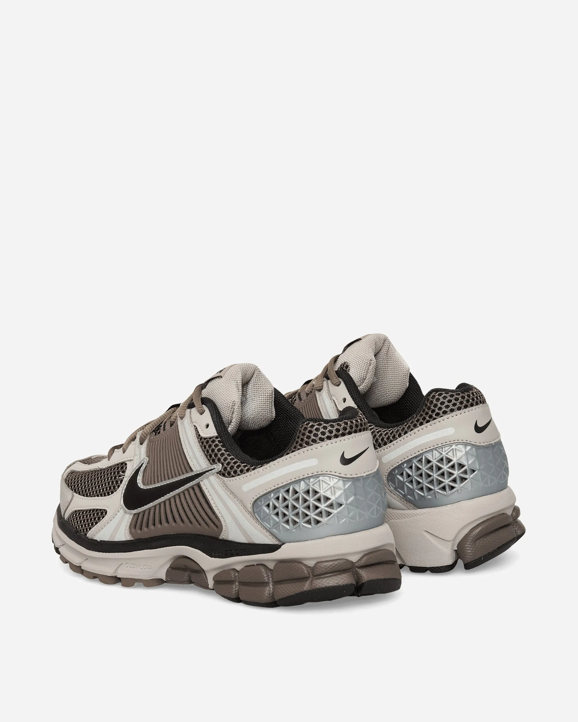 Minimalist Layered Design Urban Commuter Zoom Vomero 5 Sneakers College Grey / Black / Cave Stone