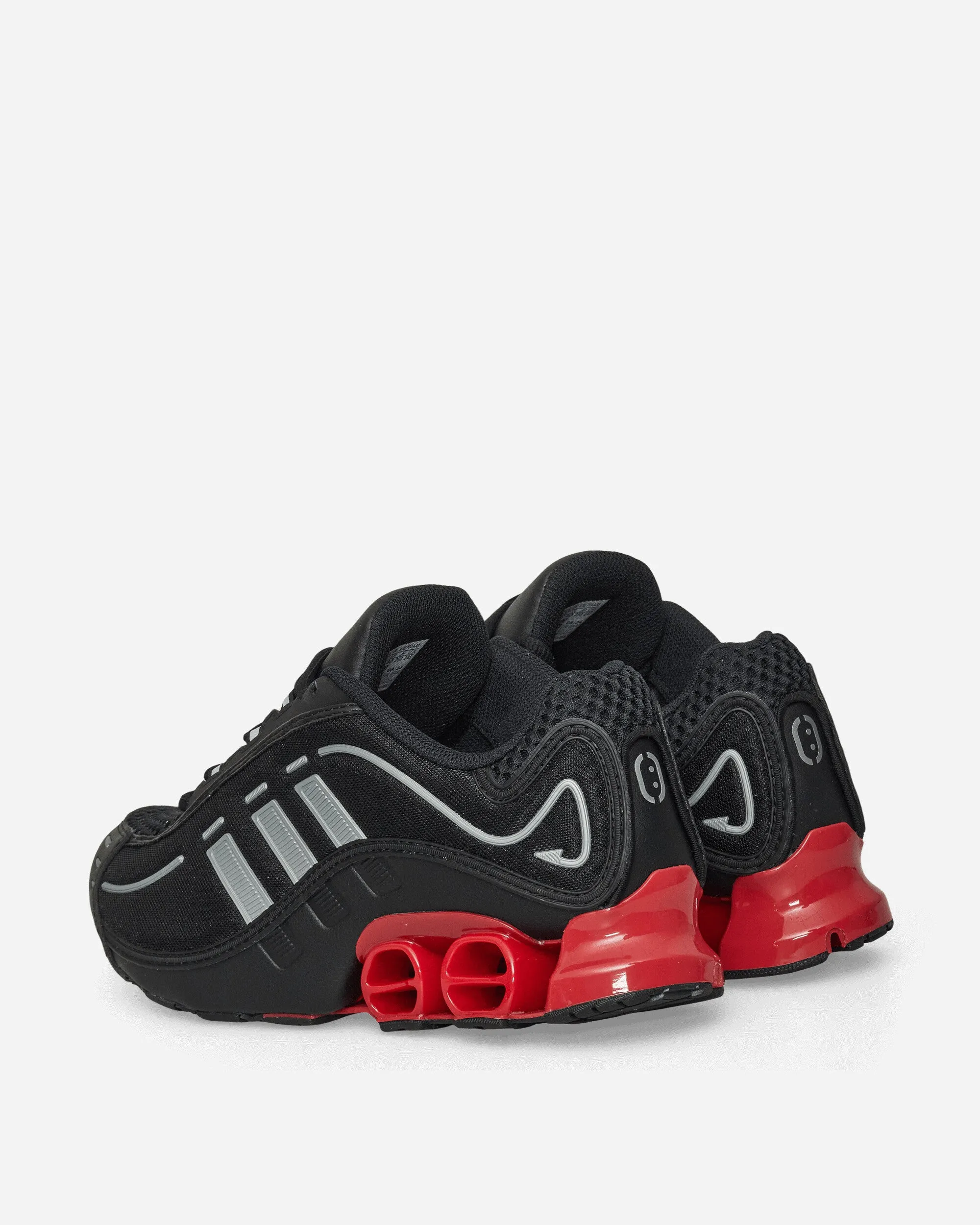 Chill Walks Megaride O1 Sneakers Core Black / Better Scarlet