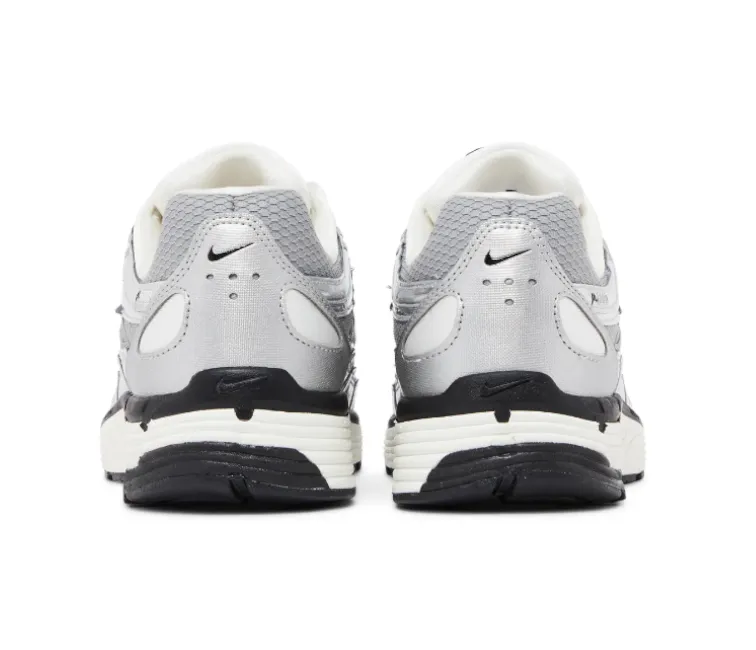Men??s Nike P-6000 (Metallic Silver) Compression Resistant Collar
