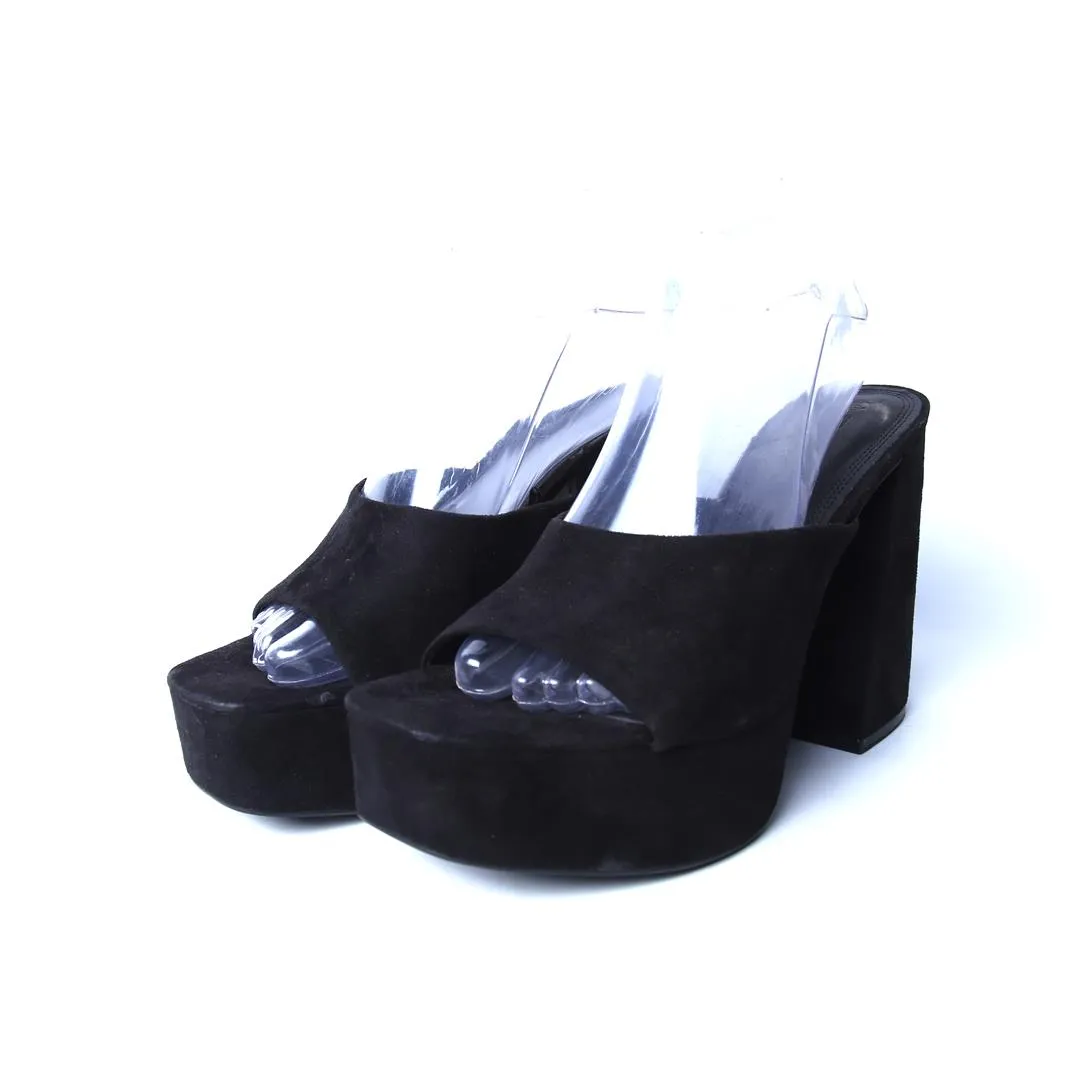 STRADIVARIUS . Stylish Sandals