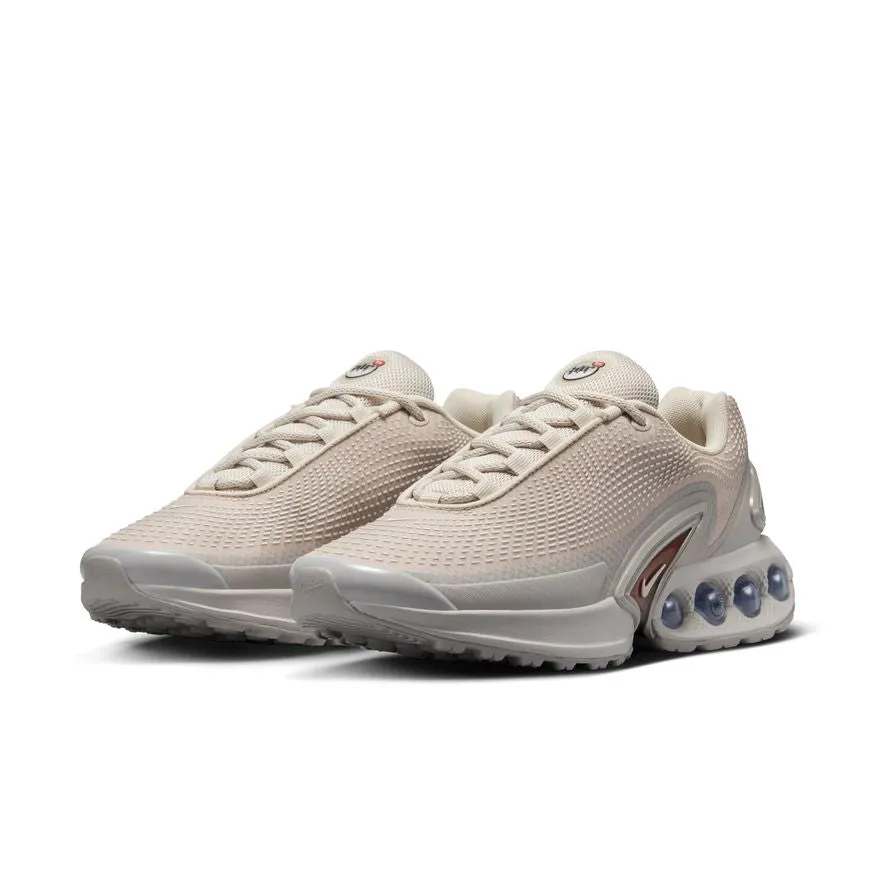 Hiking Mood Feather Light Modern Commuters Nike Air Max Dn FJ3145-101