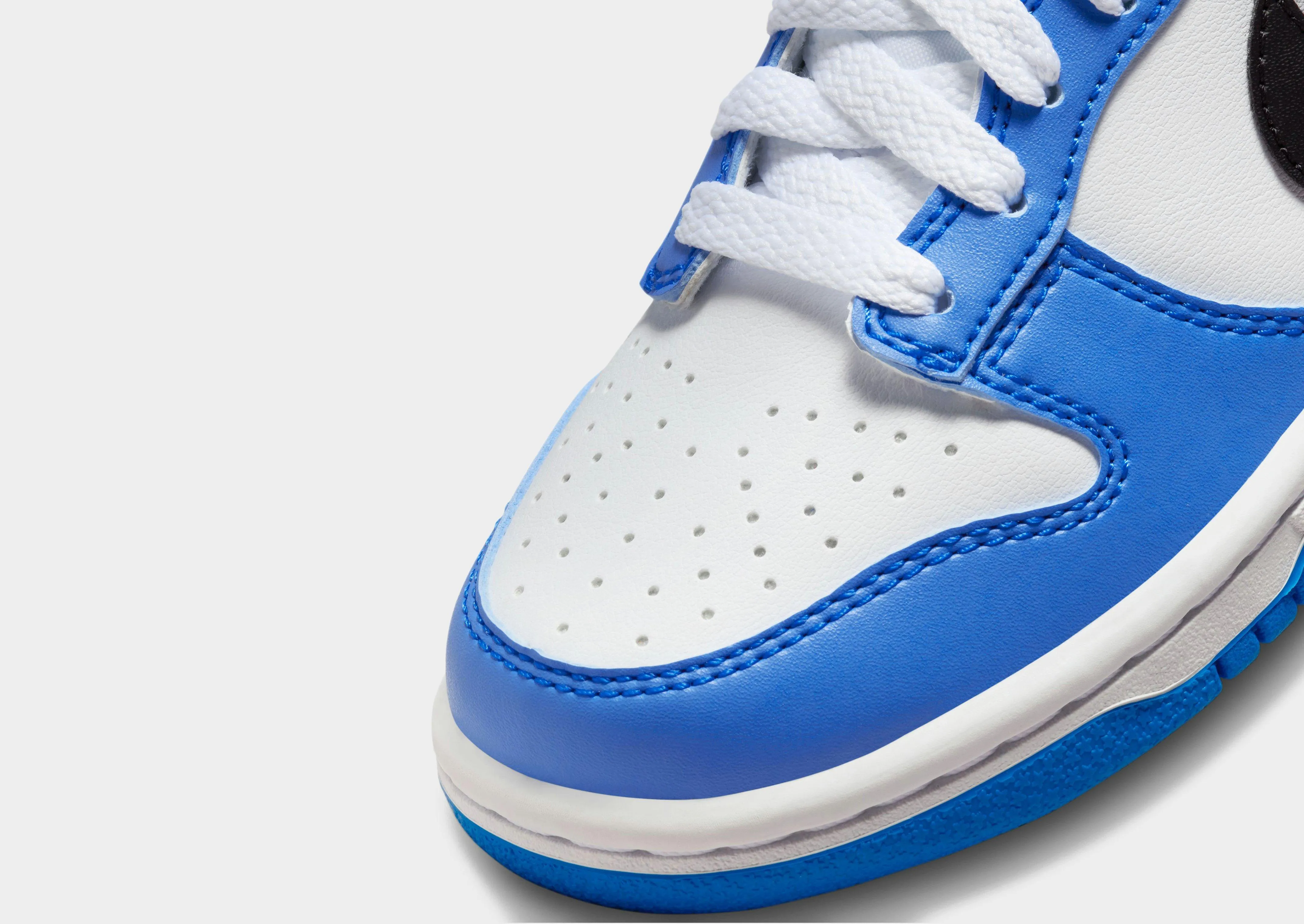 Dunk Low Junior's elegant design Travel Edge