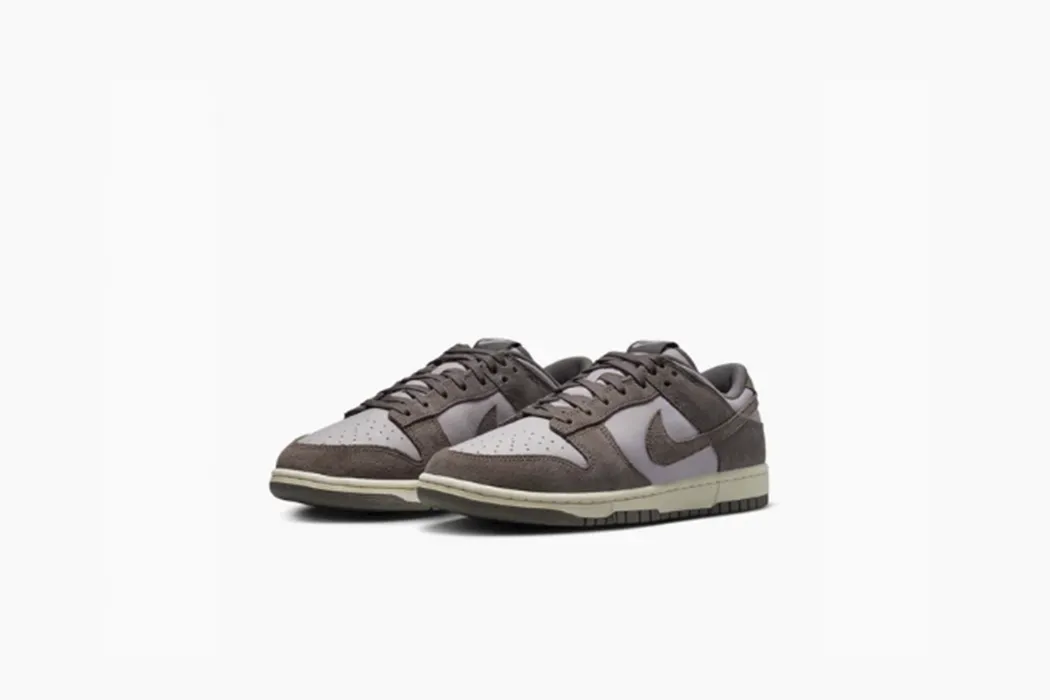 Nike Dunk Low SE 'Platinum Violet' Chat Walk Root Hike