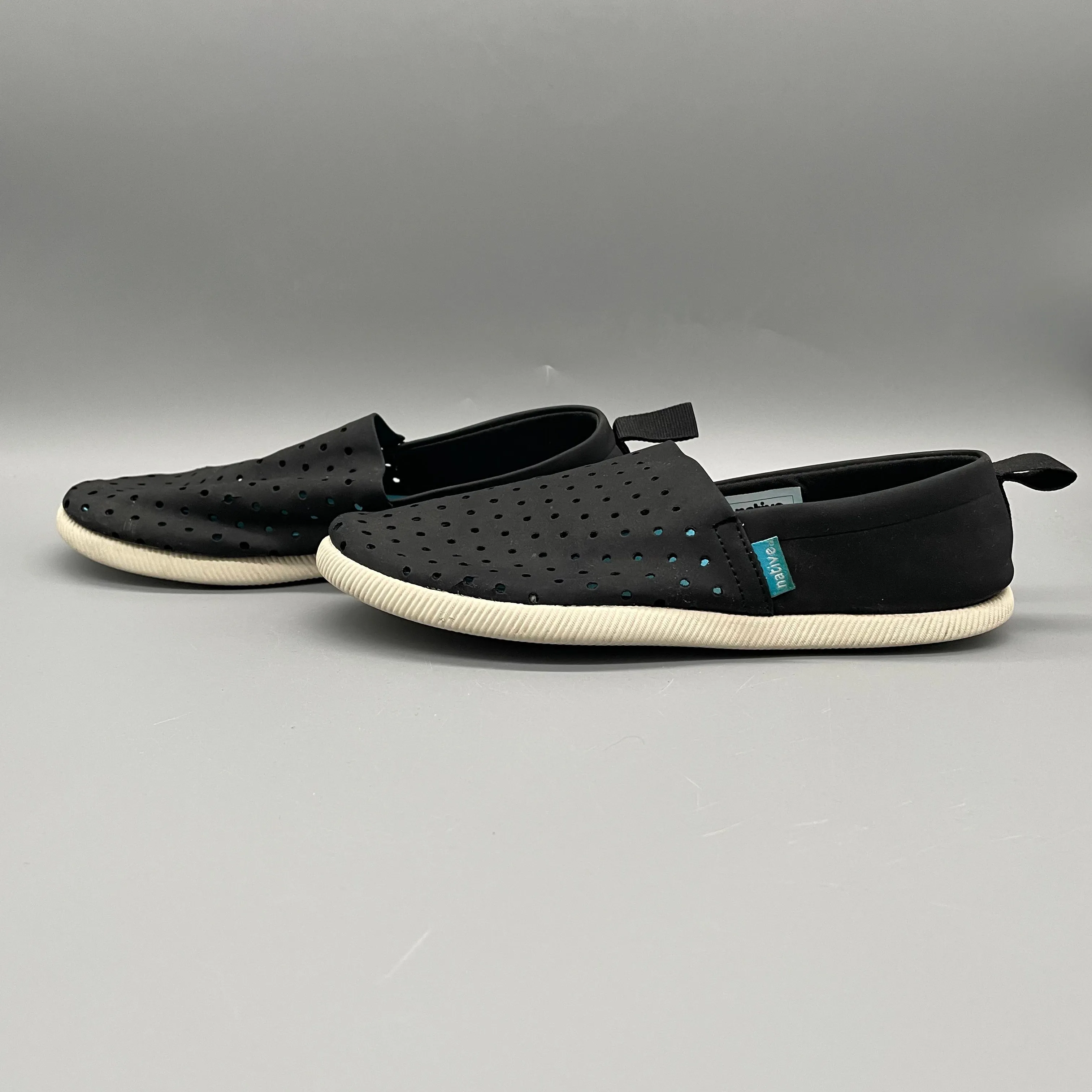 Pointed - toe Native / Adult / Mens US4 / Women US6