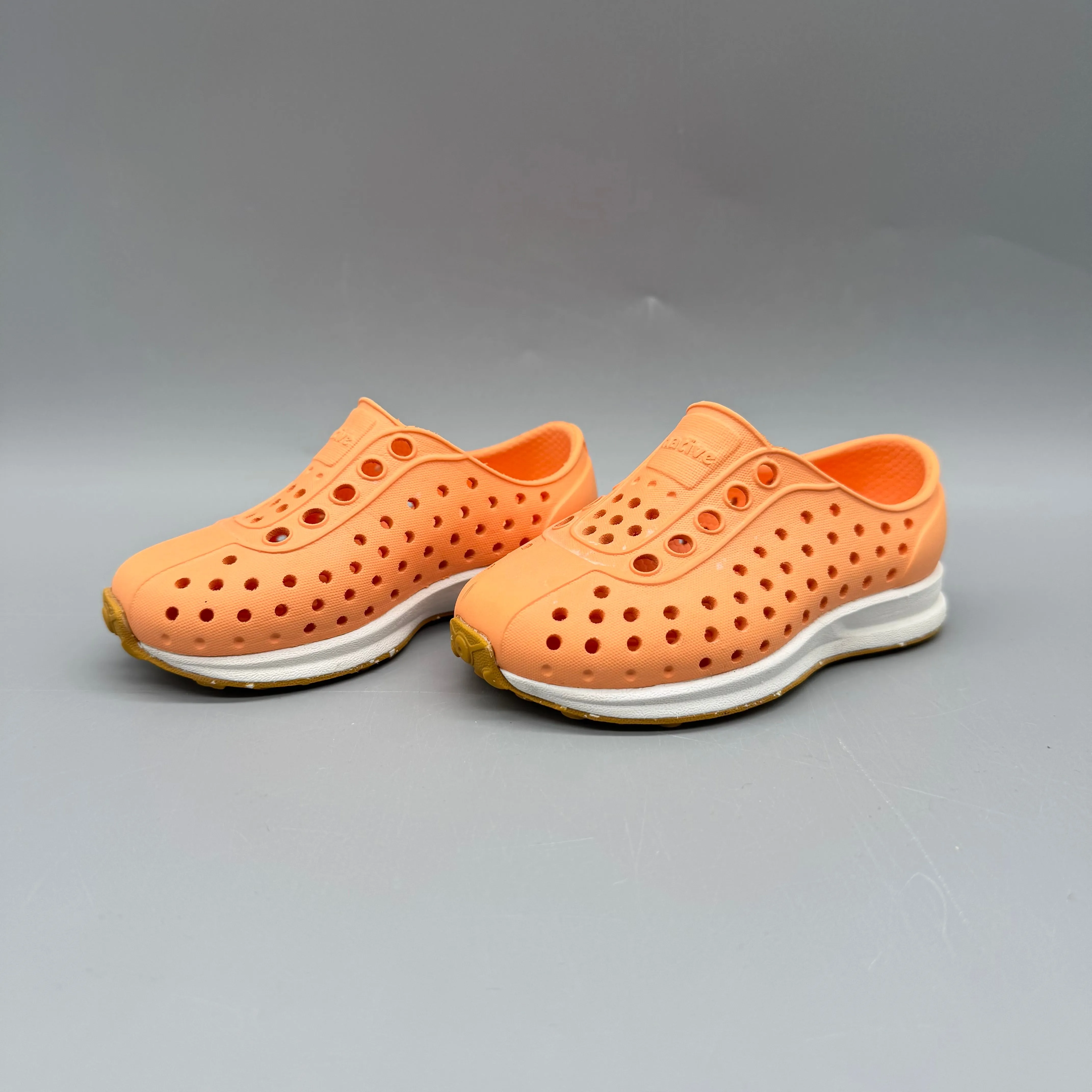 Native / Robbie / US4 wide - fitting Golf