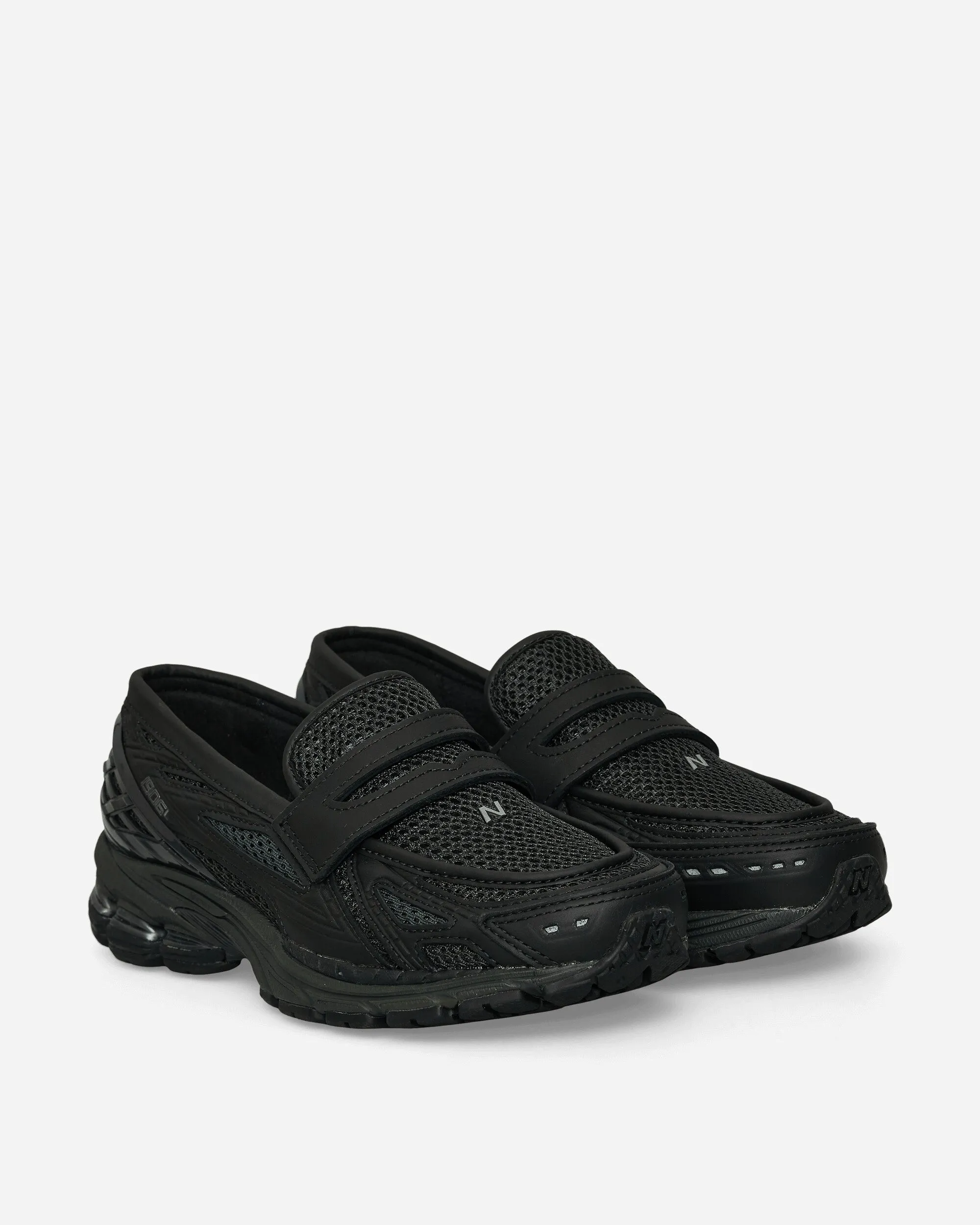 Handcrafted Stitching Reinforced Arch 1906L Sneakers Black / Phantom