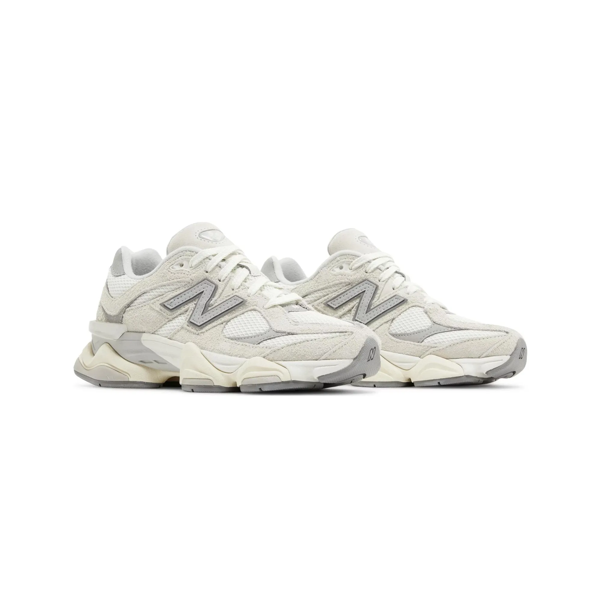 Distinctive New Balance 9060 'Moonbeam Sea Salt' (2023)