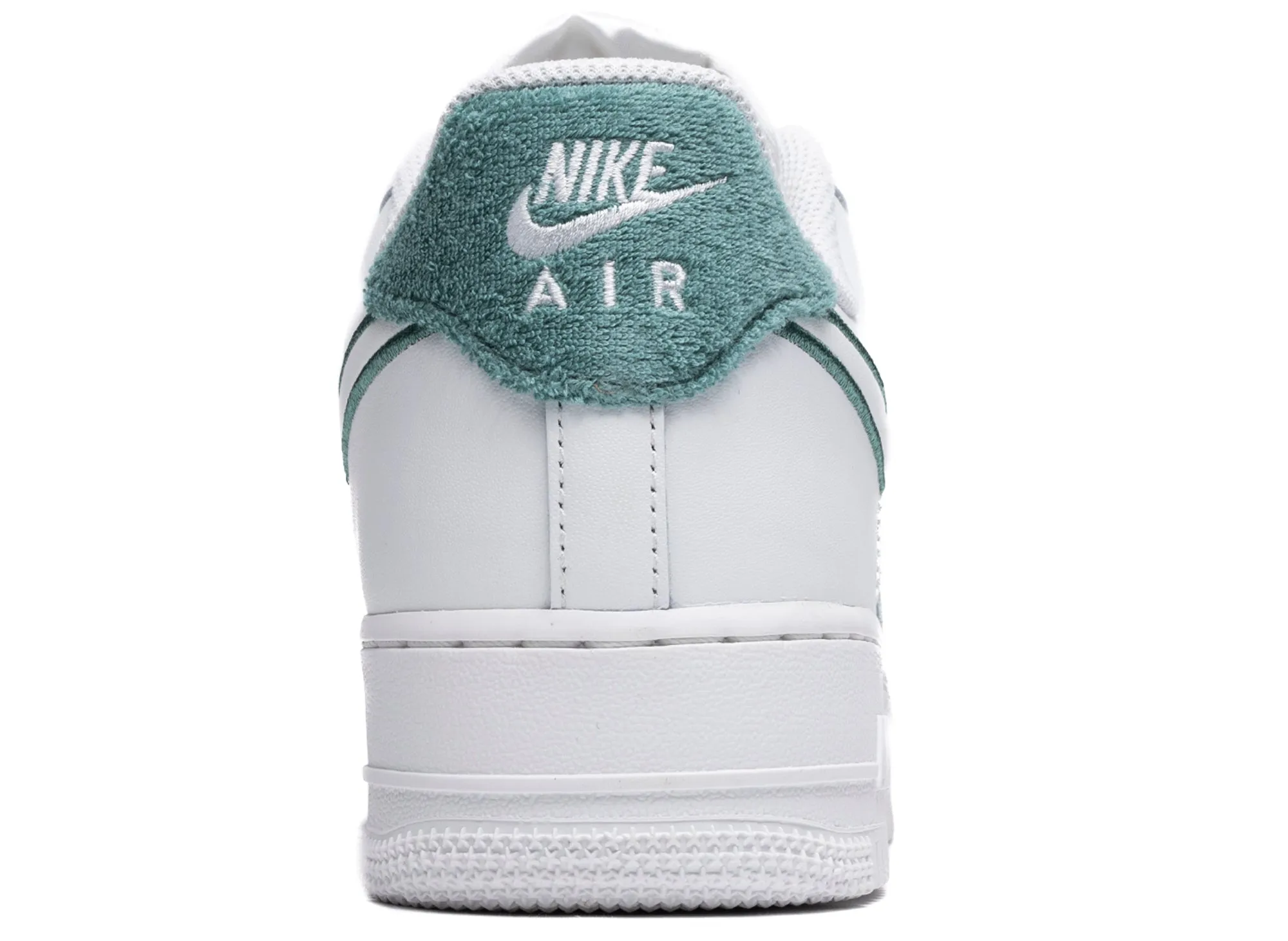 Flexible Fit Busy Professionals Grace Walk Nike Air Force 1 '07 LV8