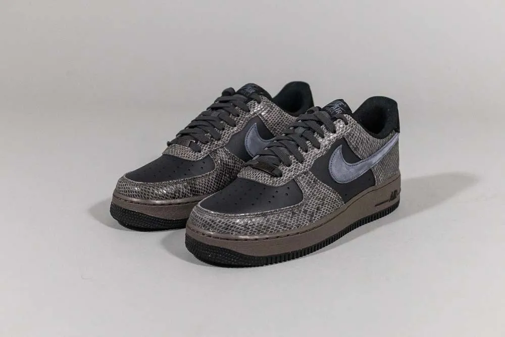 Comfortable Linings Structured shock absorption Nike Air Force 1 '07 LV8 'Snakeskin'