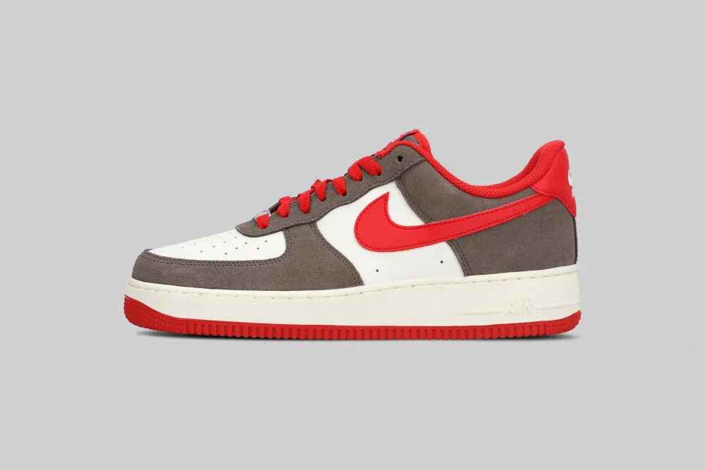 All Terrain Shoes Nike Air Force 1 Low '07 LV8 'Cave Stone and University Red'