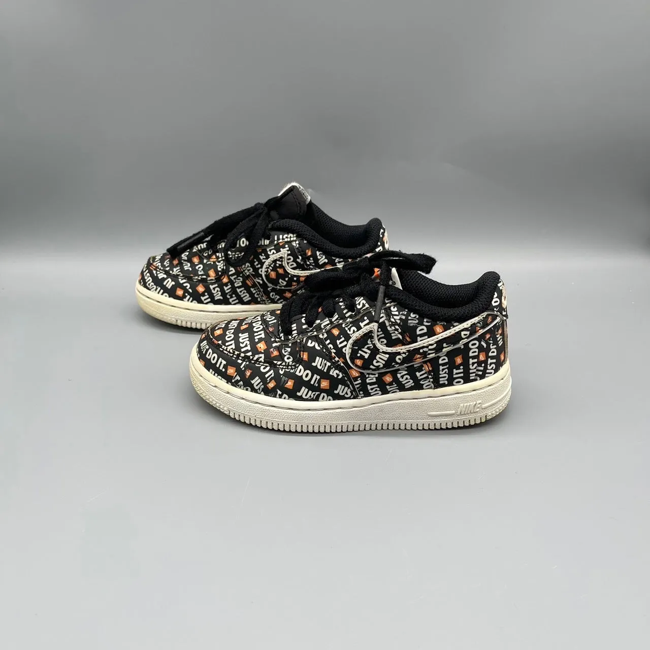 UV - resistant quality-built Nike / Air Force 1 LU1 Kids Just Do It Black / Runner / US9