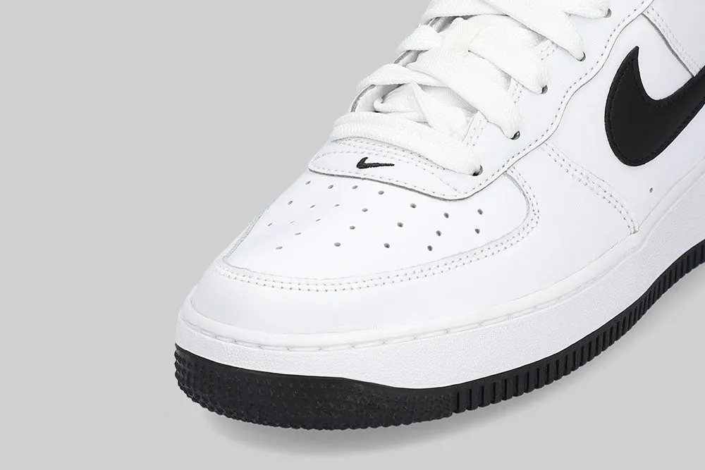 Streamlined ease Adaptive Traction Nike Air Force 1 LV8 'White and Black' (GS)