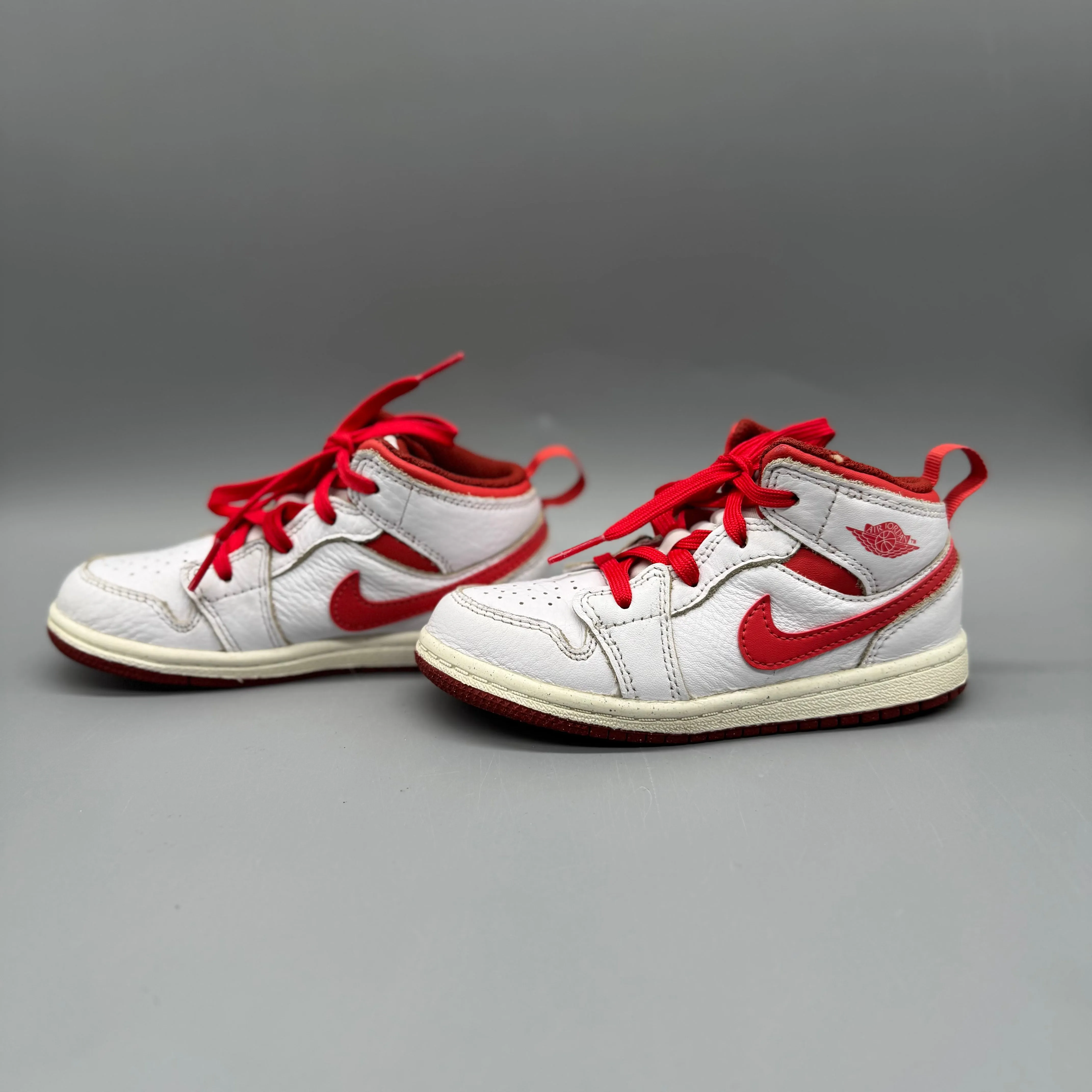Nike / Air Jordan White Dune Red Sail Lobster / Running Shoes / US10 narrowest