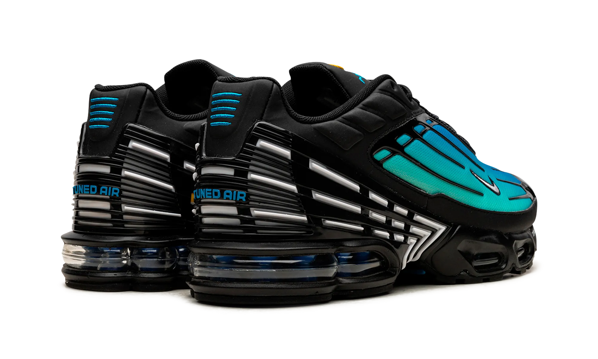 Nike Air Max Plus III "Laser Blue" running on soft surface mountain - runner