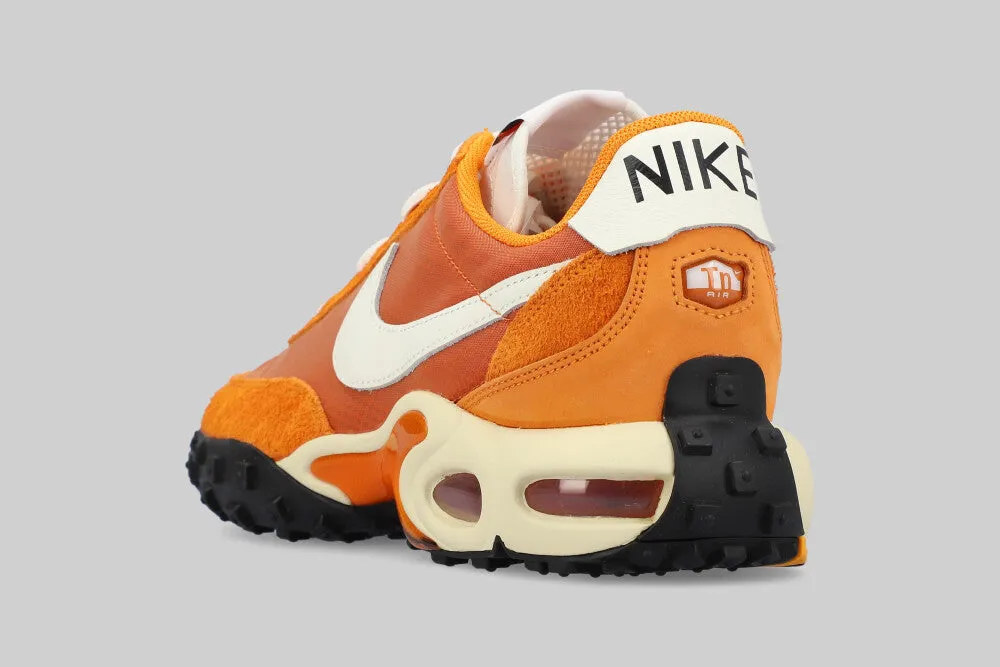 Nike Air Max Waffle 'Bright Ceramic and Sail' running in dry conditions