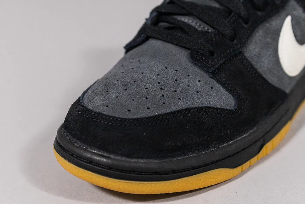 Canvas Upper Road Trip Nike Dunk Low SE 'Black and Anthracite Gum'