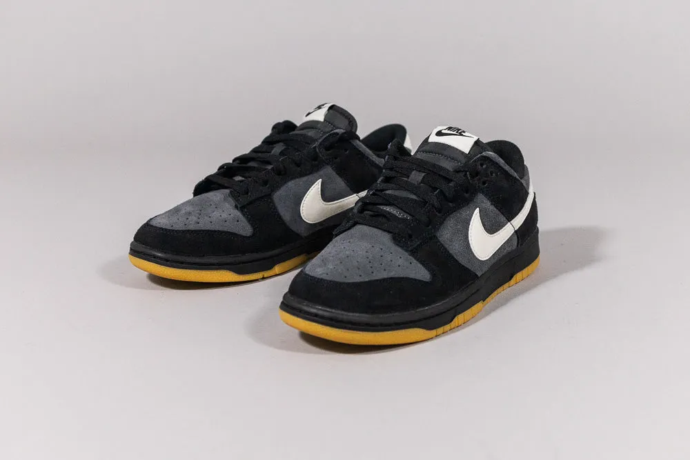 Nike Dunk Low SE 'Black and Anthracite Gum' Comfort First Arch Design