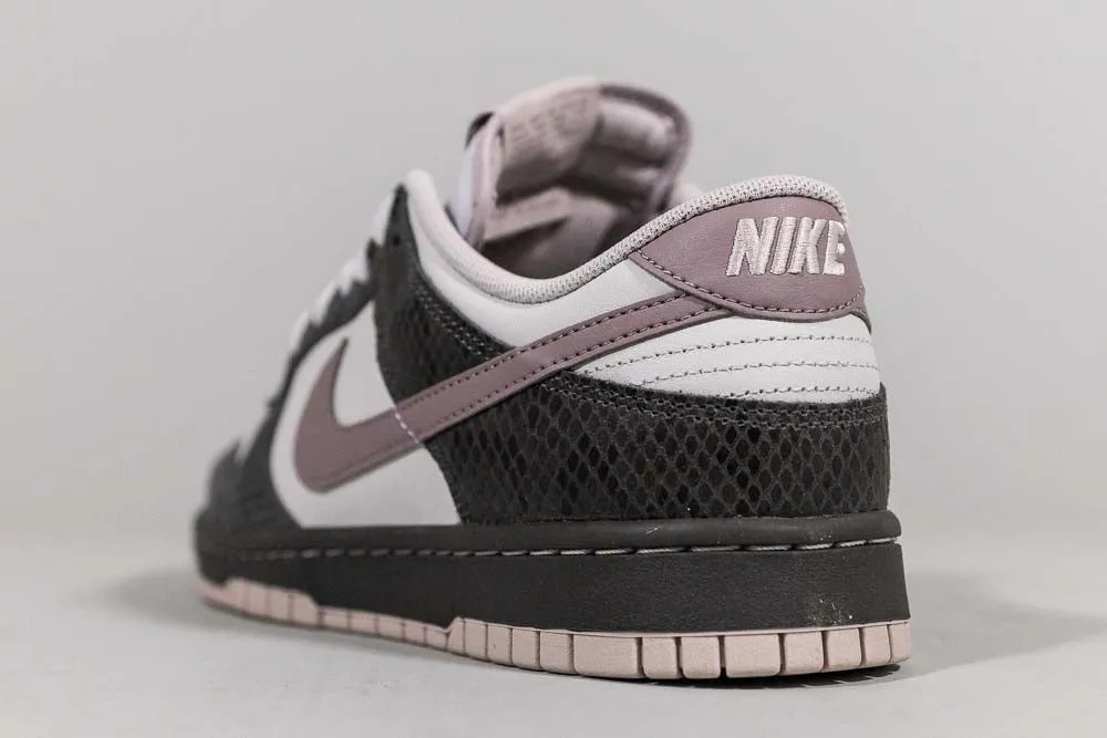 Pure Movement Classic Shoes Nike Dunk Low SE 'Medium Ash and Snakeskin'