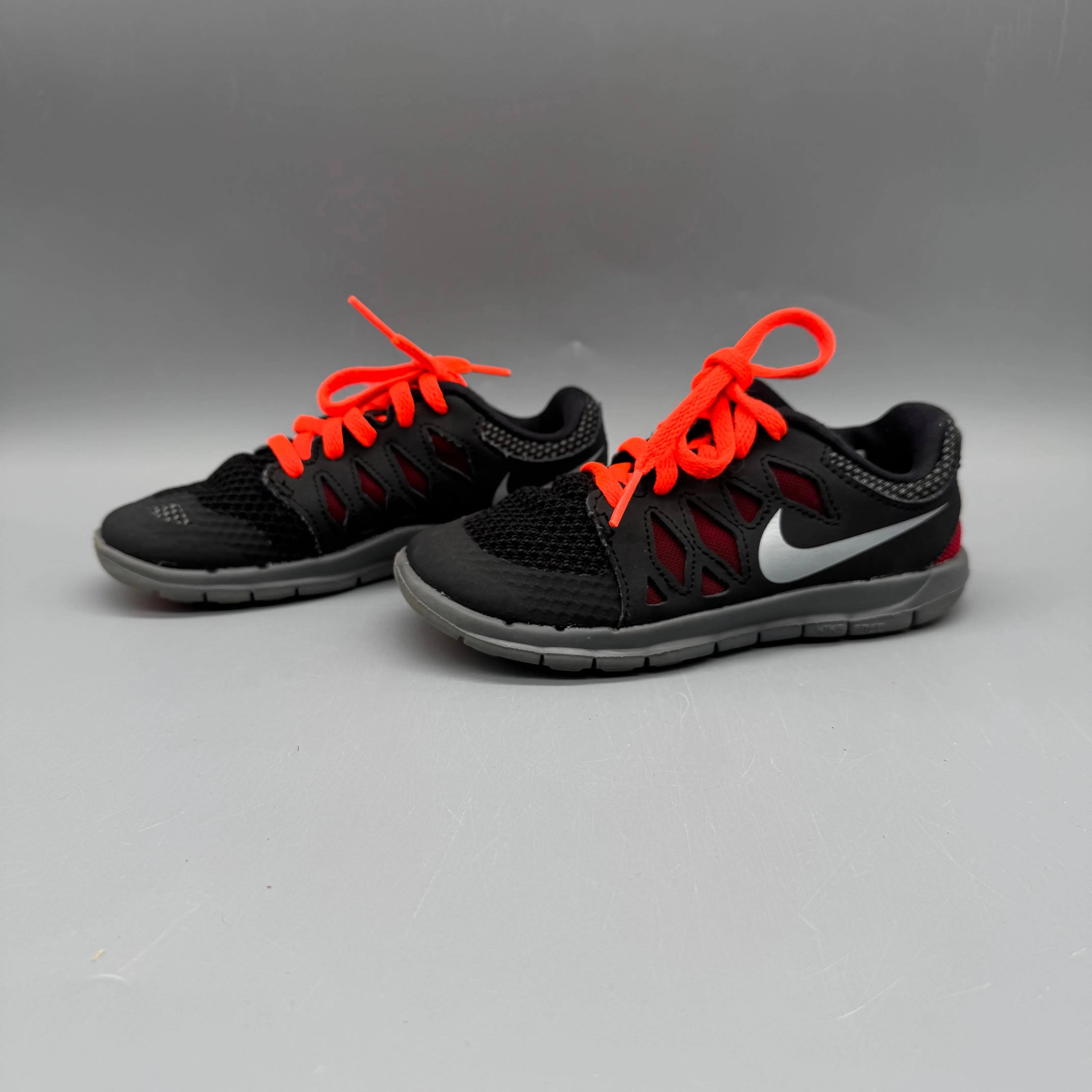 Tailored arch Nike / Running Shoes / US11