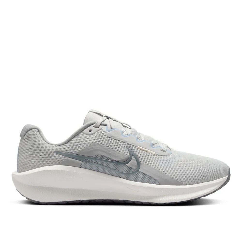 Nike Women's Downshifter 13 Road Running Shoes bodybuilding shoes Multi-color combination