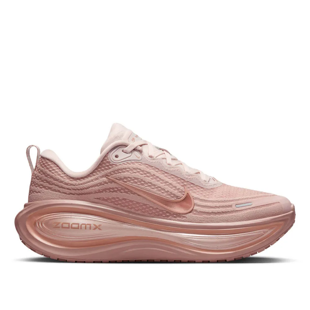 running during a foggy day respiratory health Nike Women's Vomero Plus Road Running Shoes