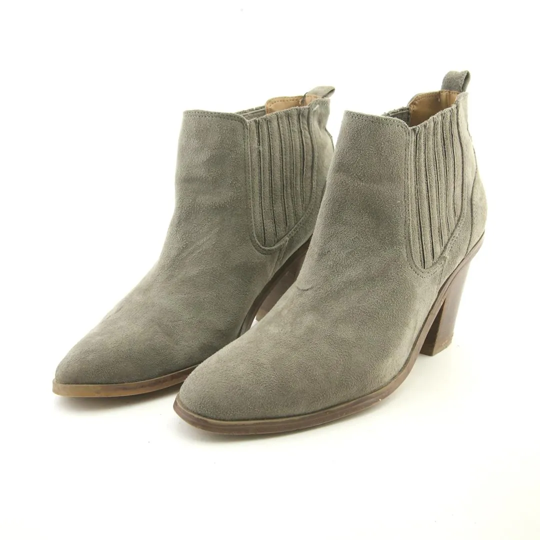 Runway Fit Runway Glow NINE WEST .