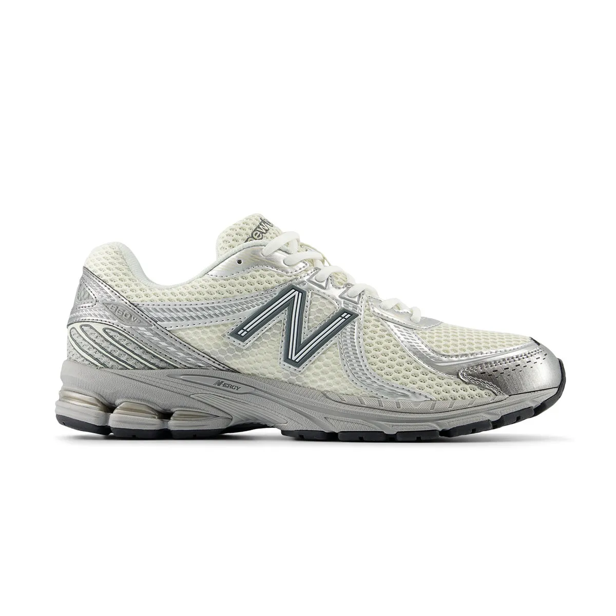 860v2 'Silver Metallic' breathability - level football players - specific functions