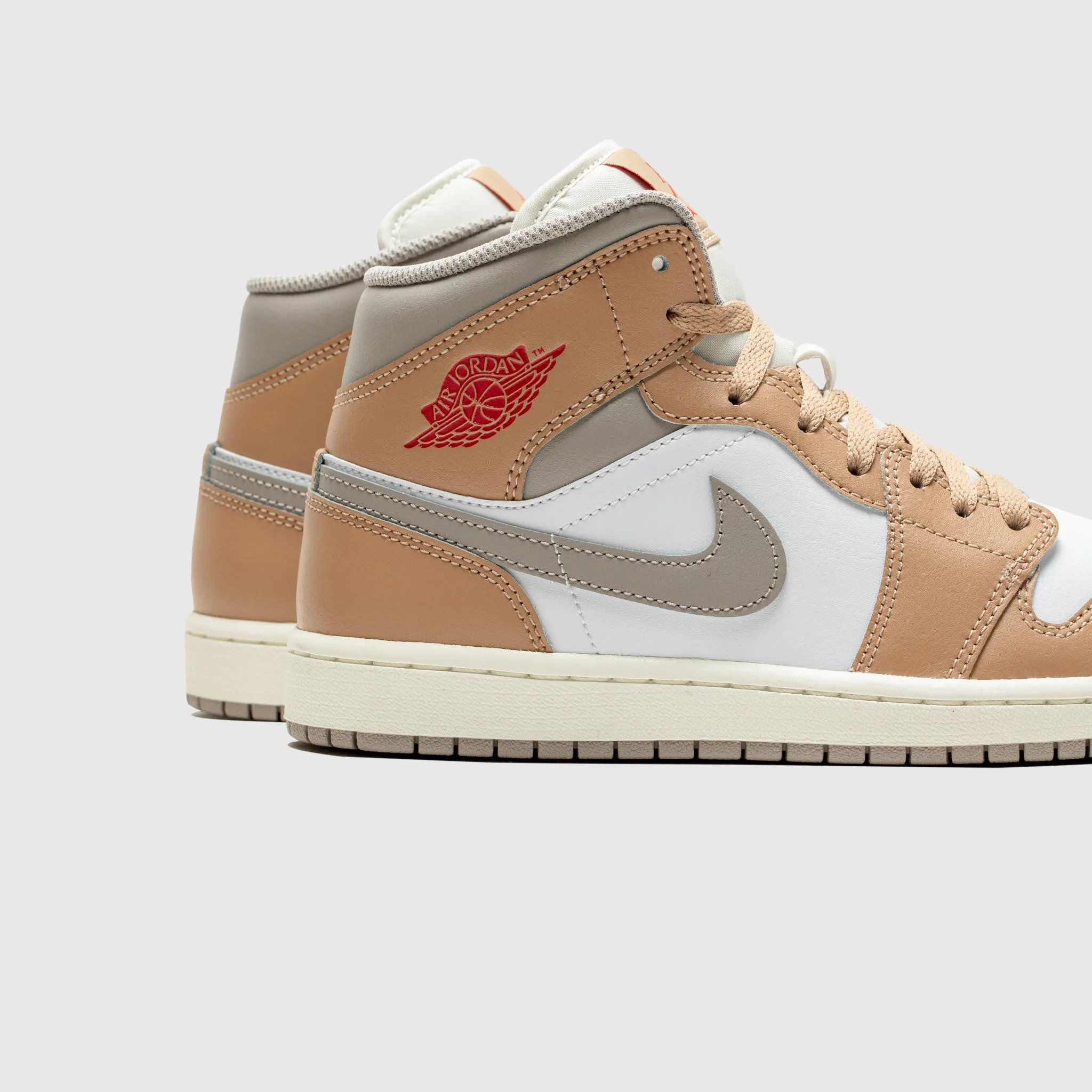 Light Fabric Temperature Regulating AIR JORDAN 1 MID "HEMP"