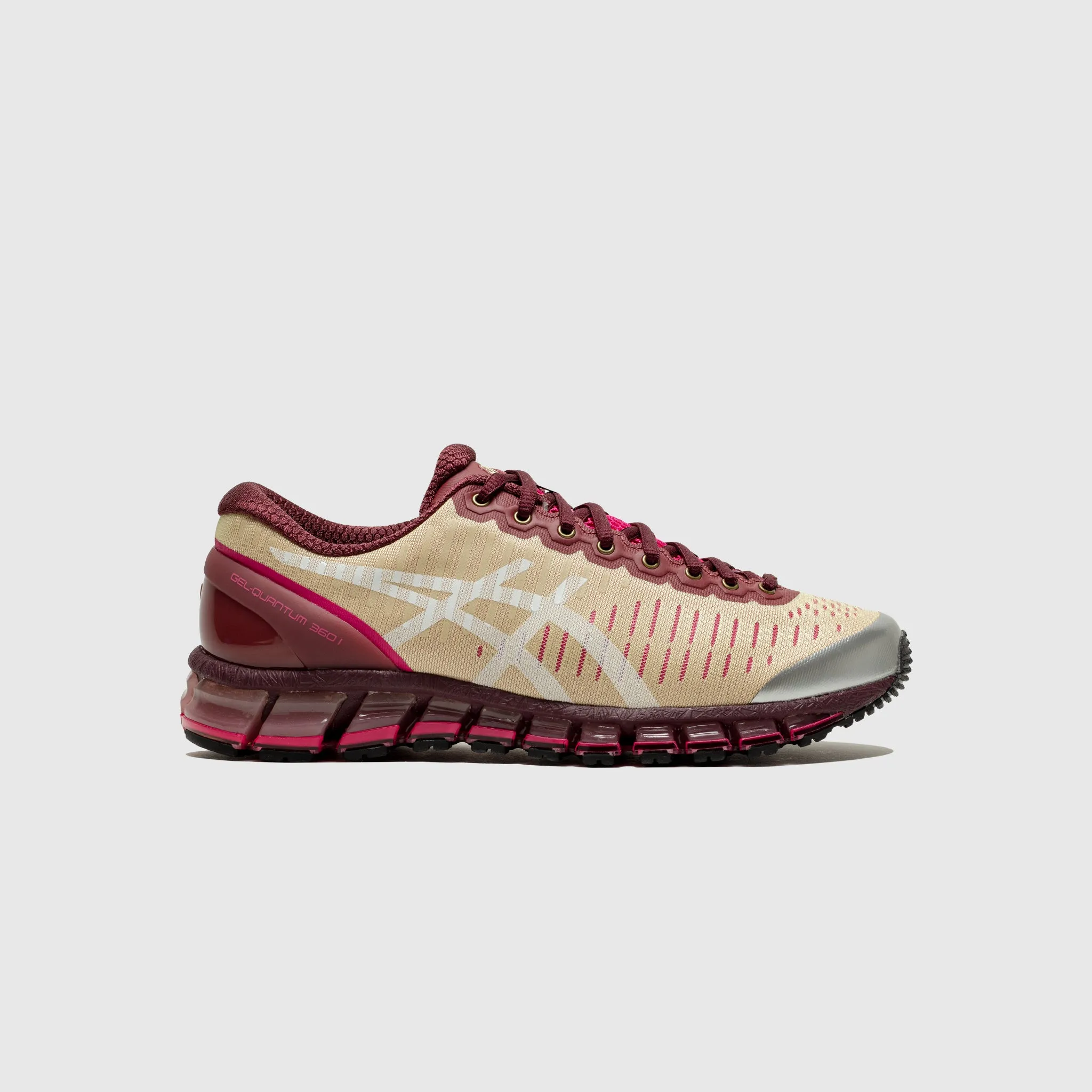 GEL-QUANTUM 360 X ABOVE THE CLOUDS Sporty Edge Padded Support