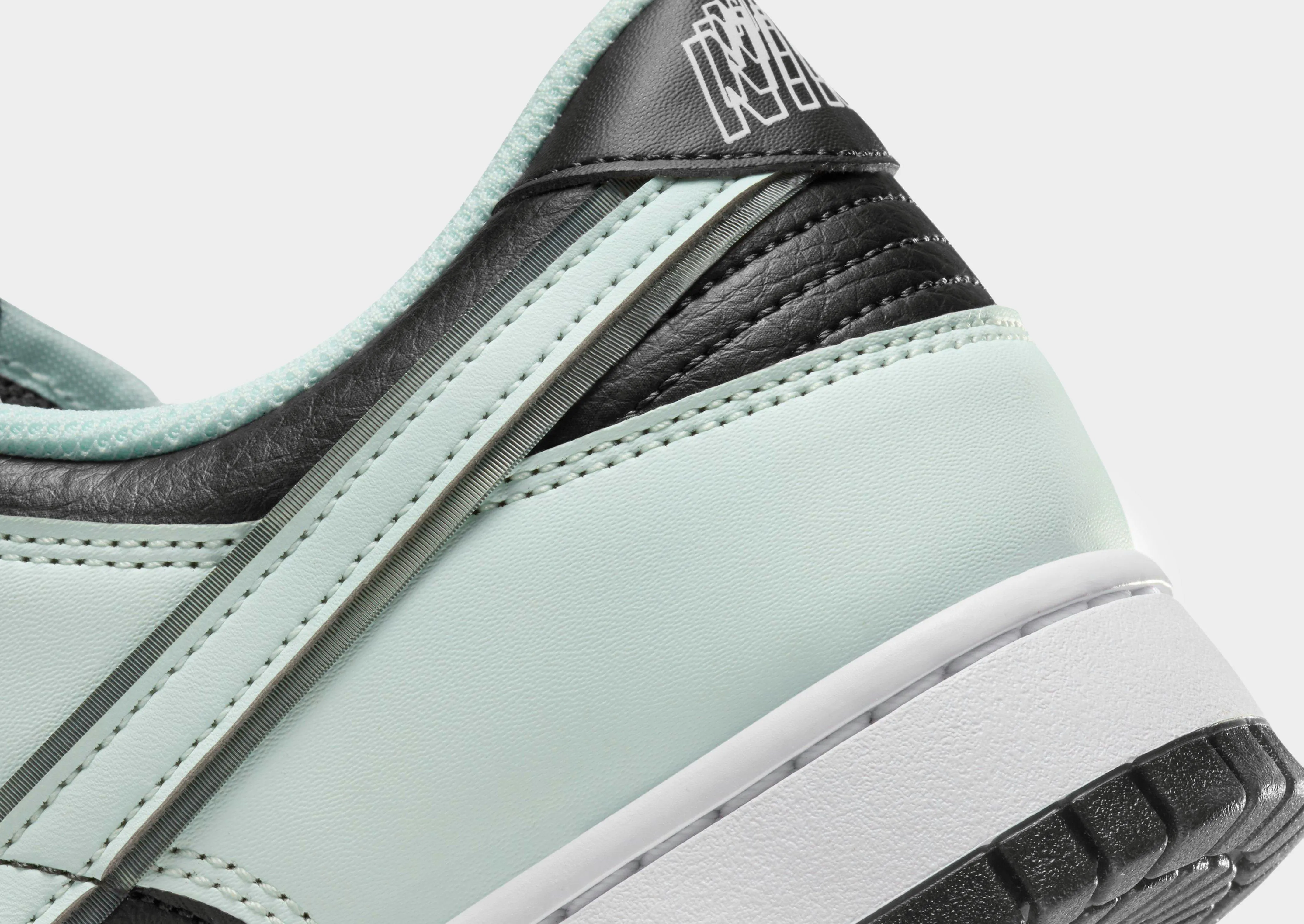 Dunk Low Retro Home Leisure Plain look